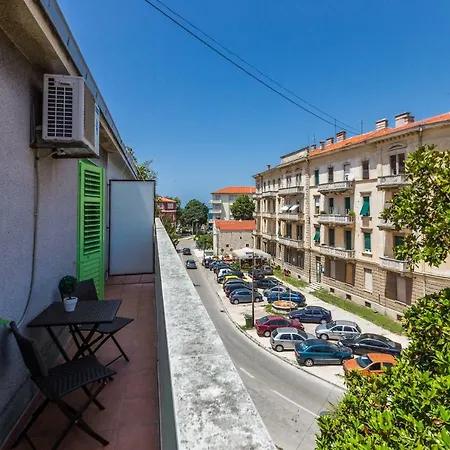 Apartment Rustic Arsenal Zadar